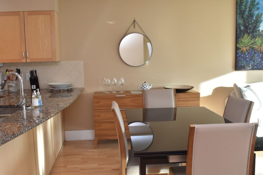 Suite 1003-2