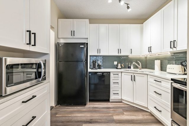 Calgary Corporate Rental Suite with Modern Interior