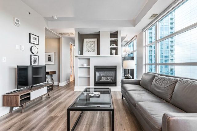 Eau Claire Executive Suite Living Room Eau Claire Executive Suite Living Room